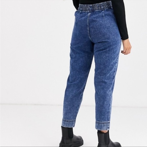 ASOS Weekday Byron acid wash tapered jeans in blue - Picture 8 of 13